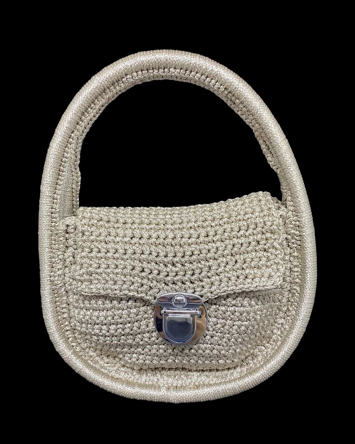 Bolsa Oslo cor pérola com alça de mão circular estruturada e fecho prateado, foto de catálogo em fundo neutro